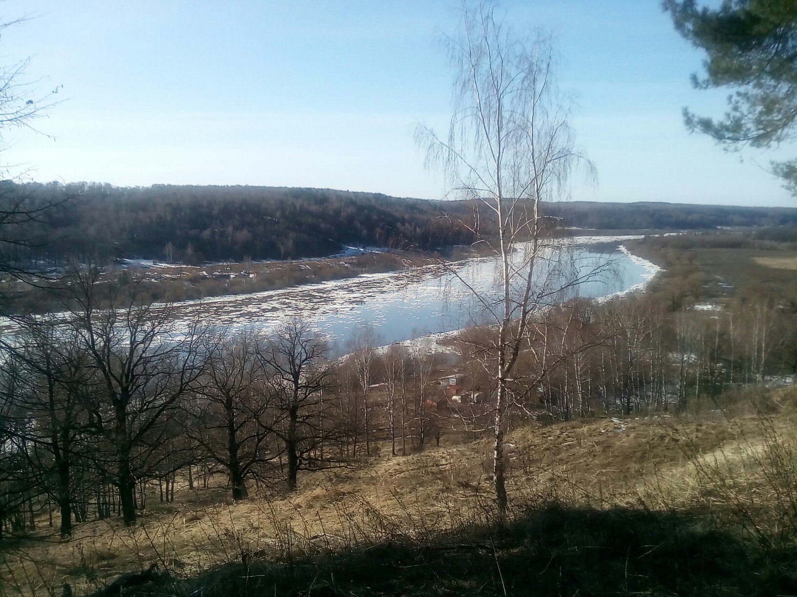 Ока в апреле. Вид с Петровского бугра. Алексин